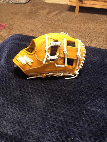 New Infield White line 11.5" Baseball Glove