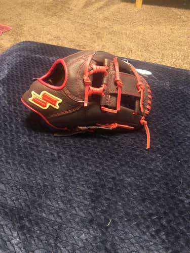 New Infield Red Line 11.5" Baseball Glove