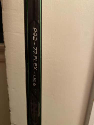 Used Senior Bauer Right Handed Nexus adv Hockey Stick Mid