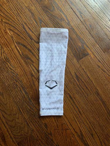 New EvoShield White Arm Sleeve ( Small )