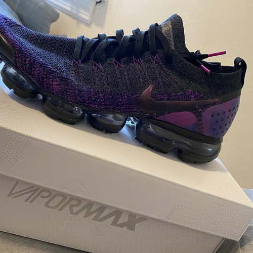 Black Men's 11.5 (Women's 12.5) Nike Vapormax Fly knit