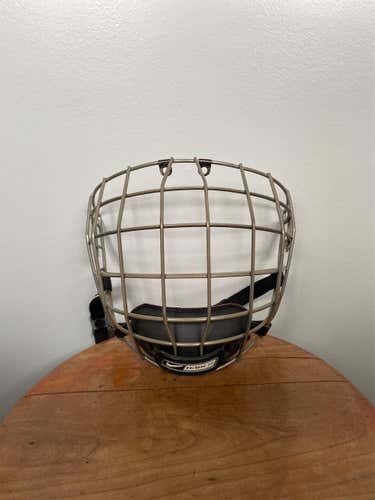 Nike Bauer FM8500 Oval Shaped True Vision Cage