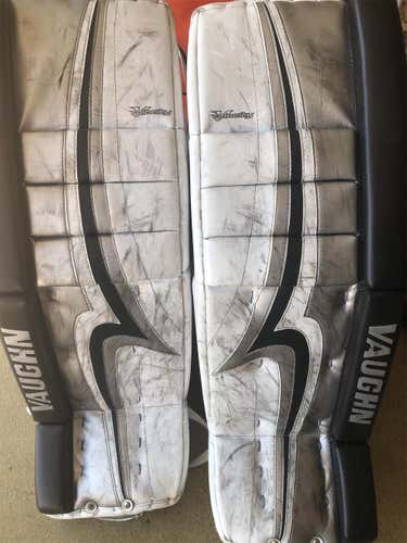 White Used 32" Vaughn Pro V Elite  Goalie Leg Pads