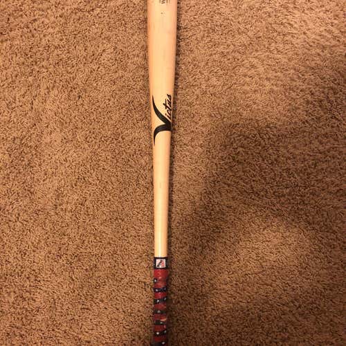 Used Wood 30 oz 33" Bat