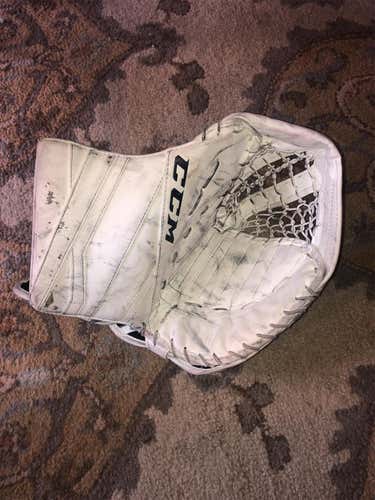 CCM Eflex E3.9 glove
