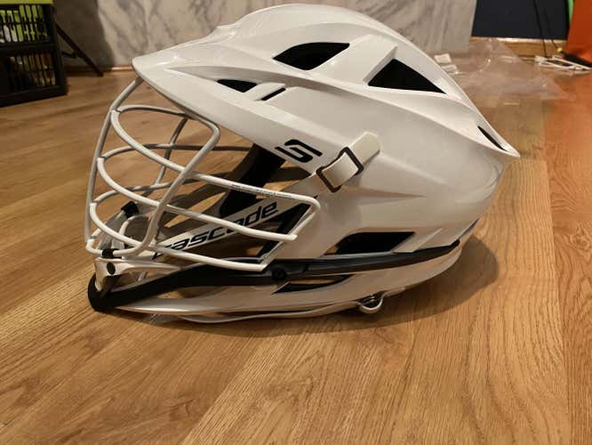 New Cascade S Helmet - White