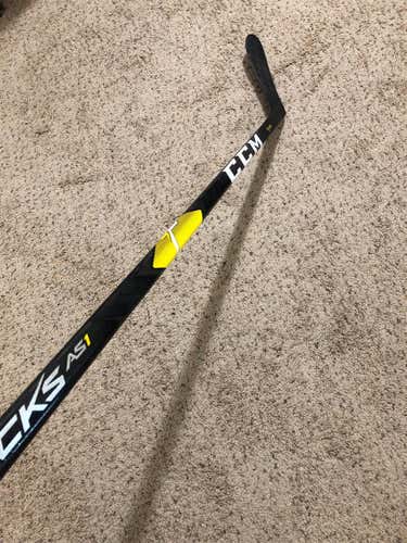 New CCM Super Tacks AS1- LH- P28- 75 Flex