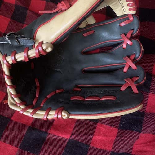 Used Right Handed Heart of the Hide 11.5" Baseball Glove