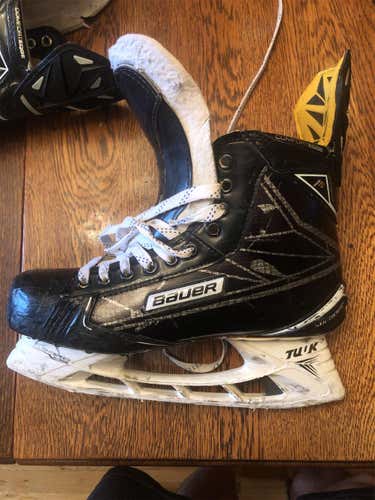 Used Bauer Supreme 1S E&W (Wide) Pro Stock Size 10 Hockey Skates