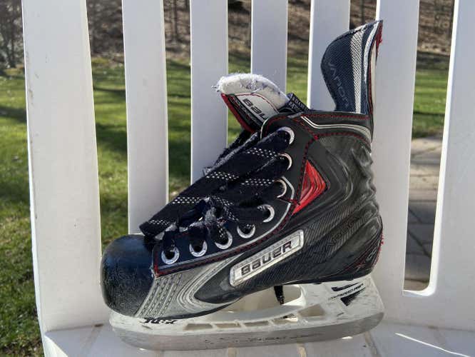 Youth Used Bauer Vapor X100 Hockey Skates Size 12
