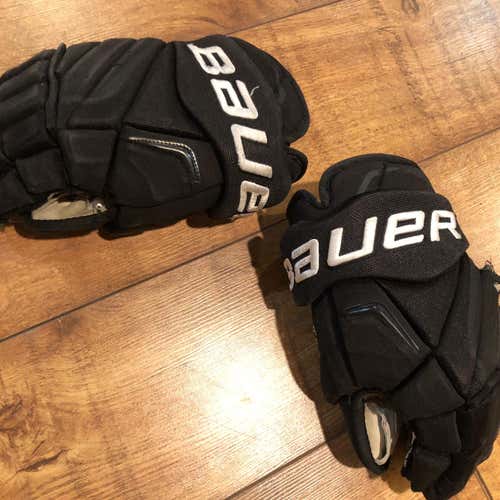 Used Bauer 14" Gloves