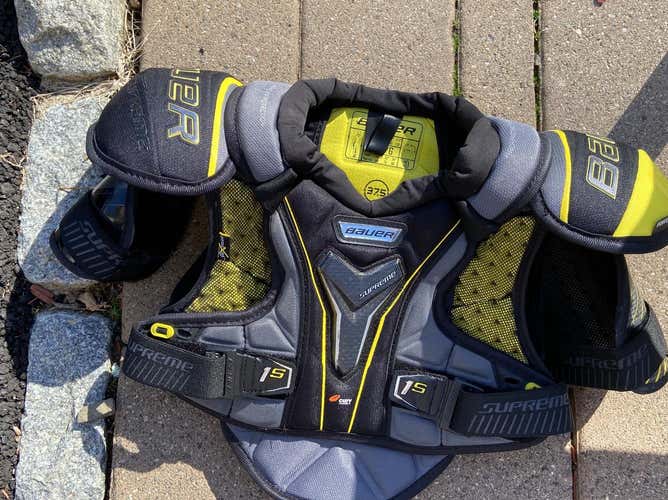 New Bauer Supreme 1S Junior Large Shoulder Pads