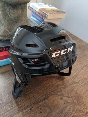Like-New Medium CCM Resistance Black Helmet