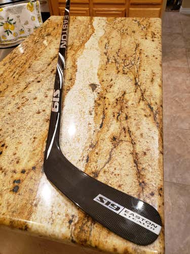 New Senior Easton Right Handed S19 Hockey Stick Mid