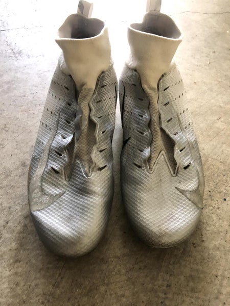 Silver Used Adult Men's 10.5 (W 11.5) Molded Cleats Low Cut Nike