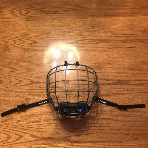 New Medium CCM FM680 Full Cage Gray