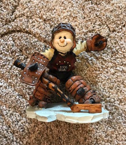 LIKE NEW: Boyds Bears & Friends: “BOBBY THE DEFENDER”