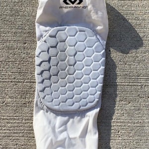 Used White Mcdavid Knee Pad (large)