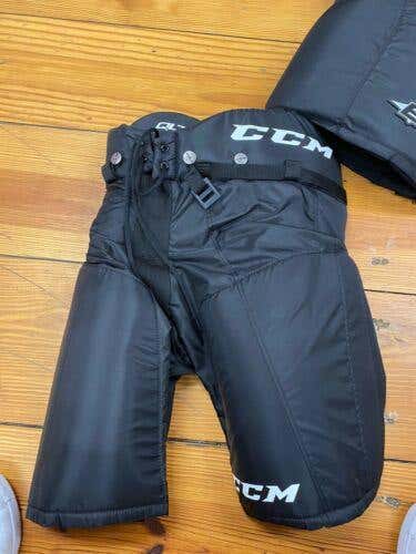 CCM 230  Jr Large Hockey Pants