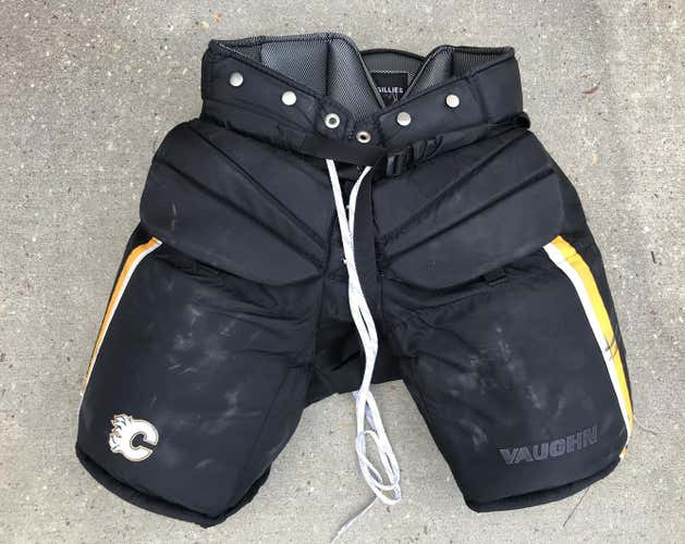 Vaughn Pro Stock Goalie Pants Large Black Flames 9174