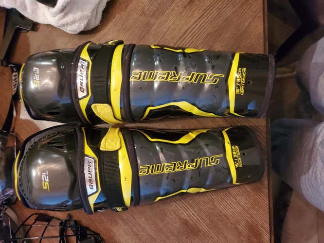 Used Senior Bauer Supreme S29 Shin Pads