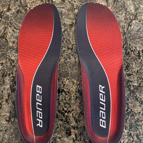 New Bauer Vapor Size 9 Hockey Skates