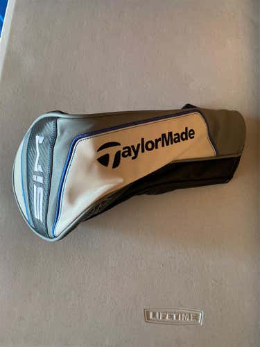 TaylorMade SIM Driver Head Cover