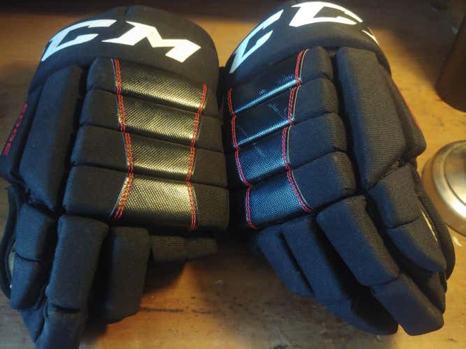 Black Used Senior CCM Edge Gloves 14"