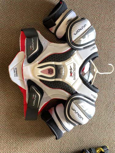 New Large Bauer Vapor APX Shoulder Pads