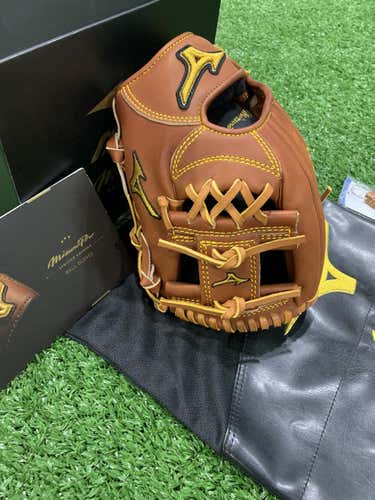 For Sale Only—New w/box Mizuno Pro Limited 11.5" Deguchi Kip I web Glove