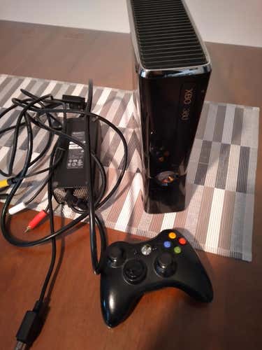 Used XBOX 360 bundle or separate