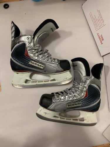 Used Bauer Vapor X20 D&R (Regular)  Size 8 Hockey Skates