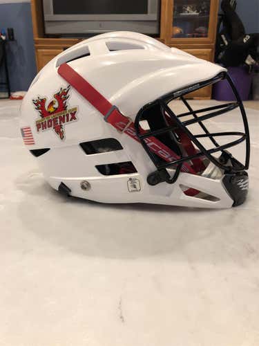 White Used Cascade CS Youth Helmet
