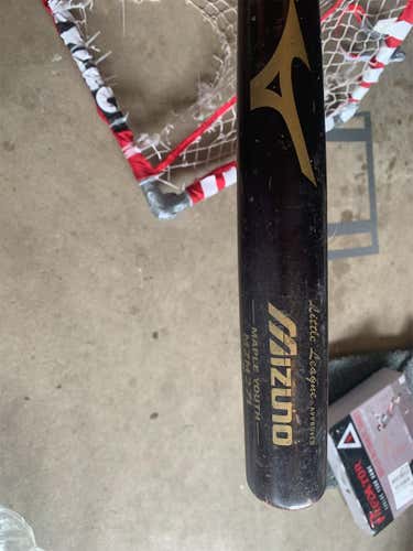 Used  Mizuno Wood MZM 271 30" Bat
