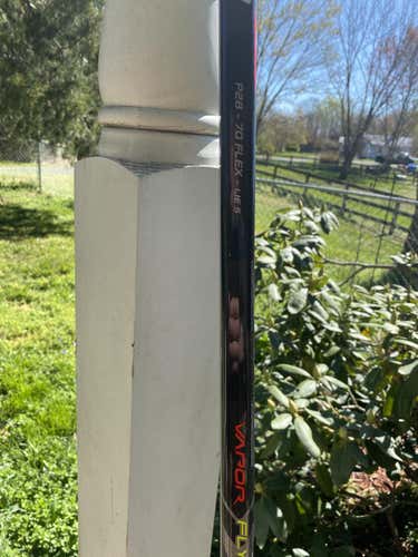 New Senior Bauer Right Handed Vapor FlyLite Hockey Stick Toe