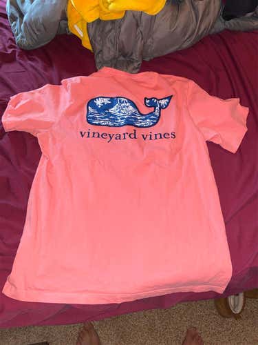 Medium Vineyard Vines Short Sleeve