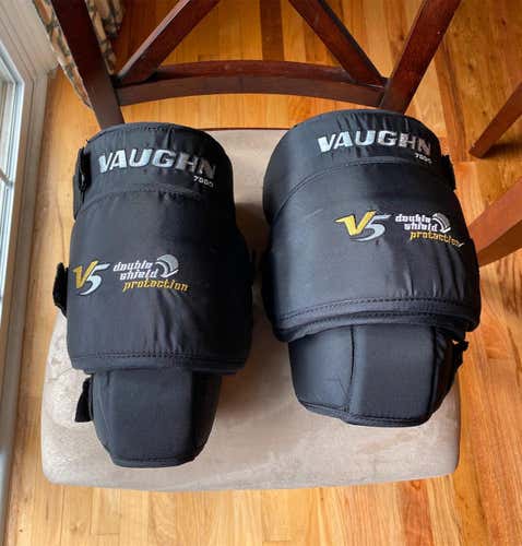 Vaughn 7990 V5 Goalie Knee Pads