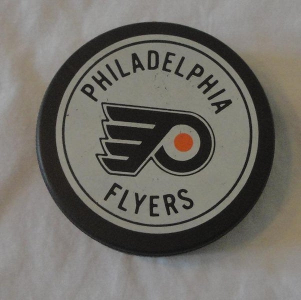 VINTAGE PHILADELPHIA FLYERS NHL PUCK 1990'S
