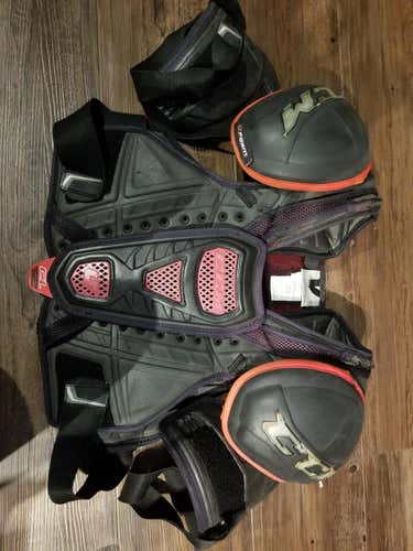 CCM U+ CL Shoulder Pads and CCM gloves