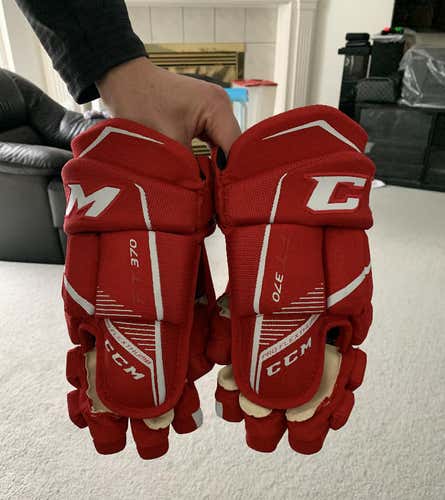 Red New Senior CCM JetSpeed FT370 Gloves 14"