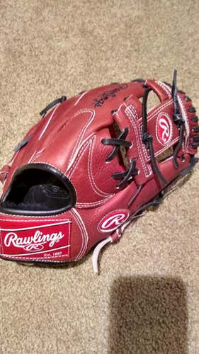 New High School/College Rawlings Right Handed Infield Baseball Glove 11.25"