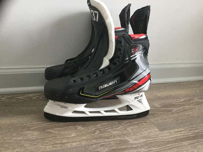 Senior New Bauer Vapor 2X Pro Hockey Skates Size 9