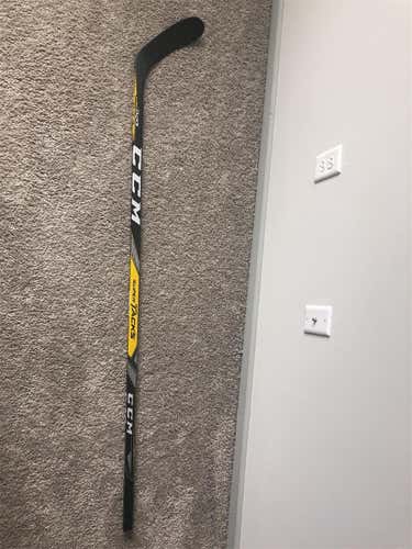 New Right Handed Super Tacks Mid Pro Stock Hockey Stick