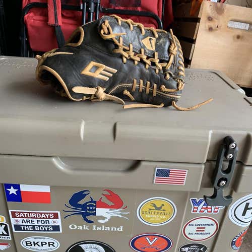 Used Infield Diamond Elite 11.5" Baseball Glove