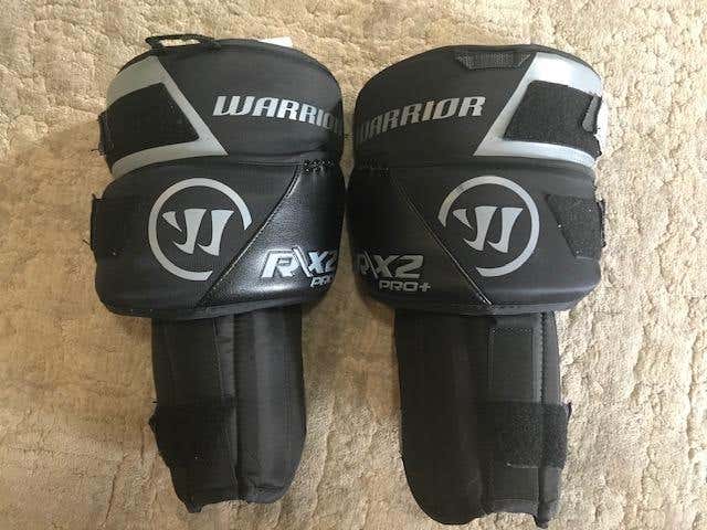 Warrior R/X2 PRO + Goalie Knee Guards Senior