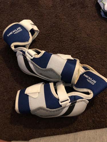 Used Large Bauer Nexus 4000 Elbow Pads