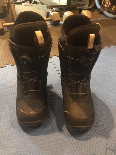 Men's 8.0 (Women's 9.0) Burton Moto Freestyle Snowboard Boots