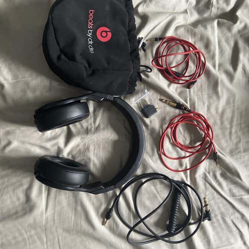 Matte Black Beats by Dr. Dre (with Cables and Case)