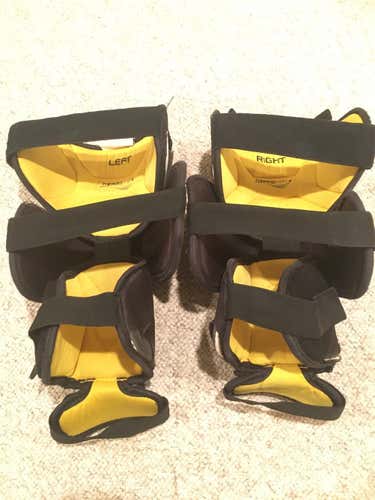 Used Bauer Supreme Knee Gaurds