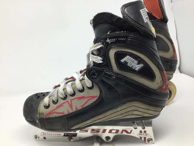 Mission RM Inline Hockey Skates - Senior's Size 6 D - Used - Only one wheel